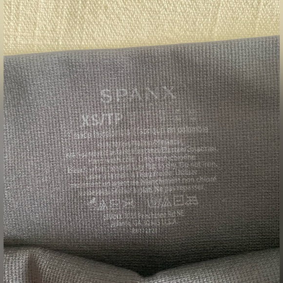 SPANX look at me now seamless cropped legging - Picture 3 of 8